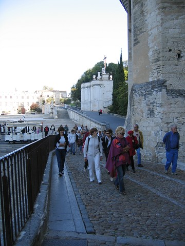Au pied du Palais